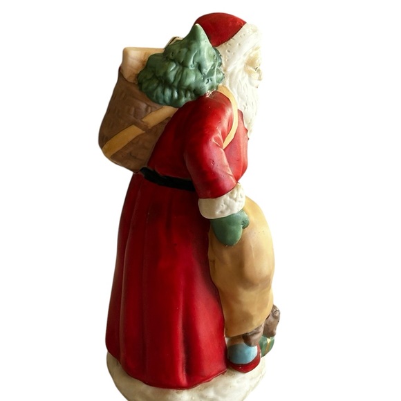 VINTAGE SANTA CLAUS HOLDING A BAG FULL OF GIFTS CERAMIC 7 1/2 “ - Picture 4 of 13